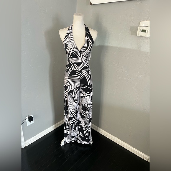 Black and White Halter jumpsuit size M - Picture 1 of 8